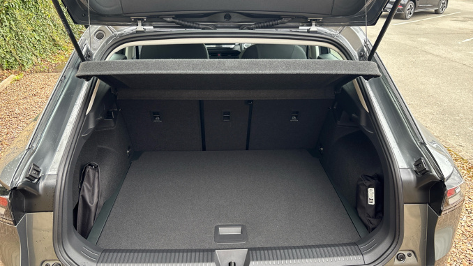 Volkswagen T-Roc 1.5 eTSI Life 5dr DSG Petrol Hatchback - Image 20